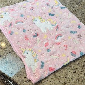48” x 55” Glow-in-the-Dark Unicorn Fleece Blanket